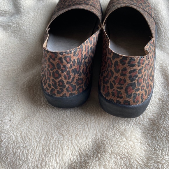 Cloudsteppers by Clark’s Sillian firn leopard print slip on comfort shoe - Picture 3 of 5